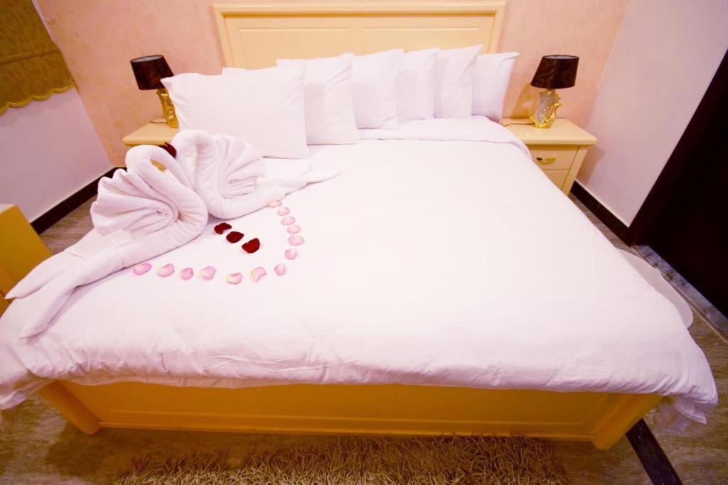 Hotel Leaders Plaza Salmiya Кувейт Екстериор снимка